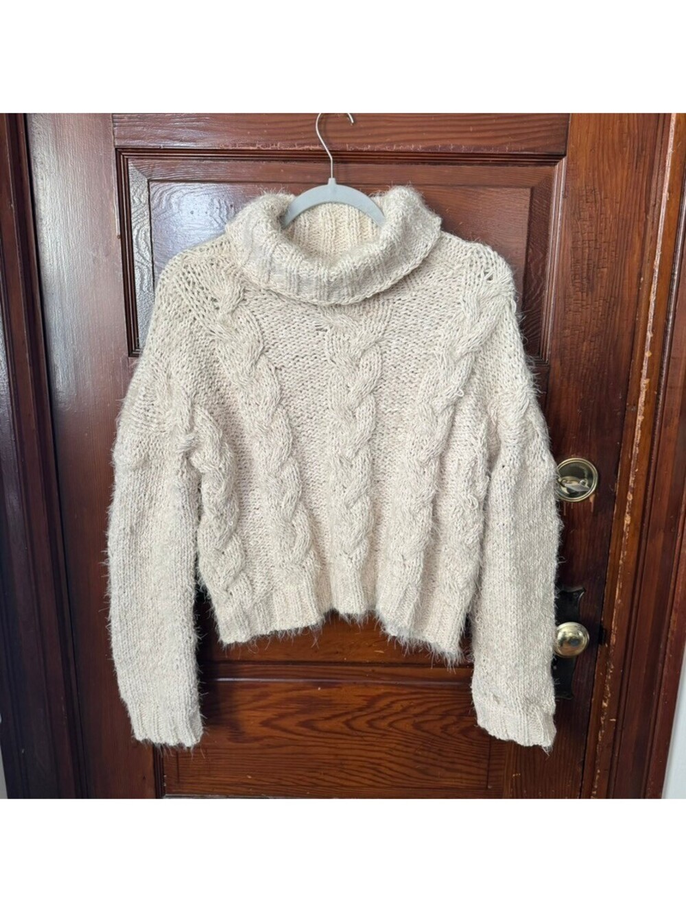 POL Oversized Cropped Fuzzy Cable Knit Cowl Neck Sweater Size Small